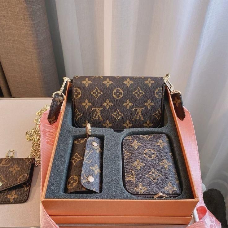 LV (Crossbody bag)