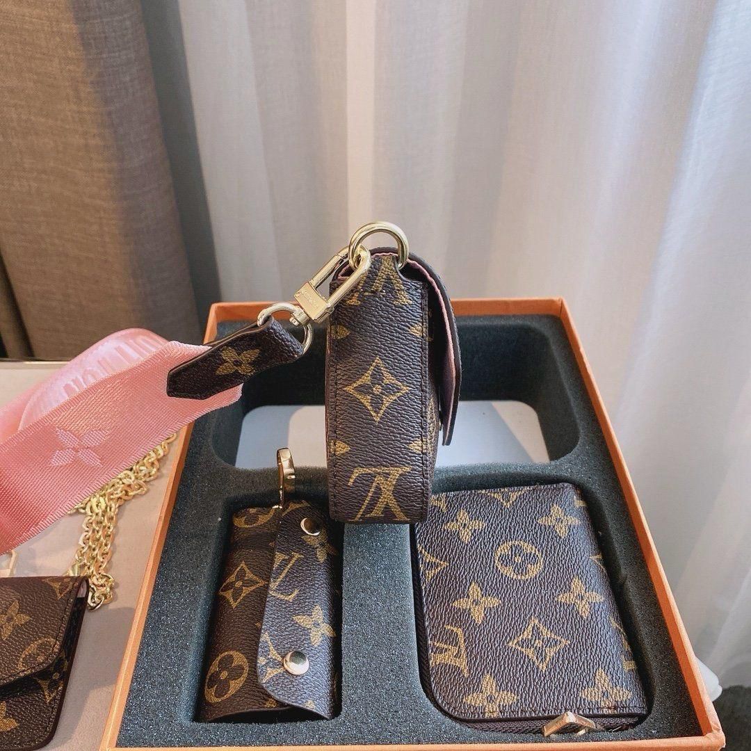 LV (Crossbody bag)