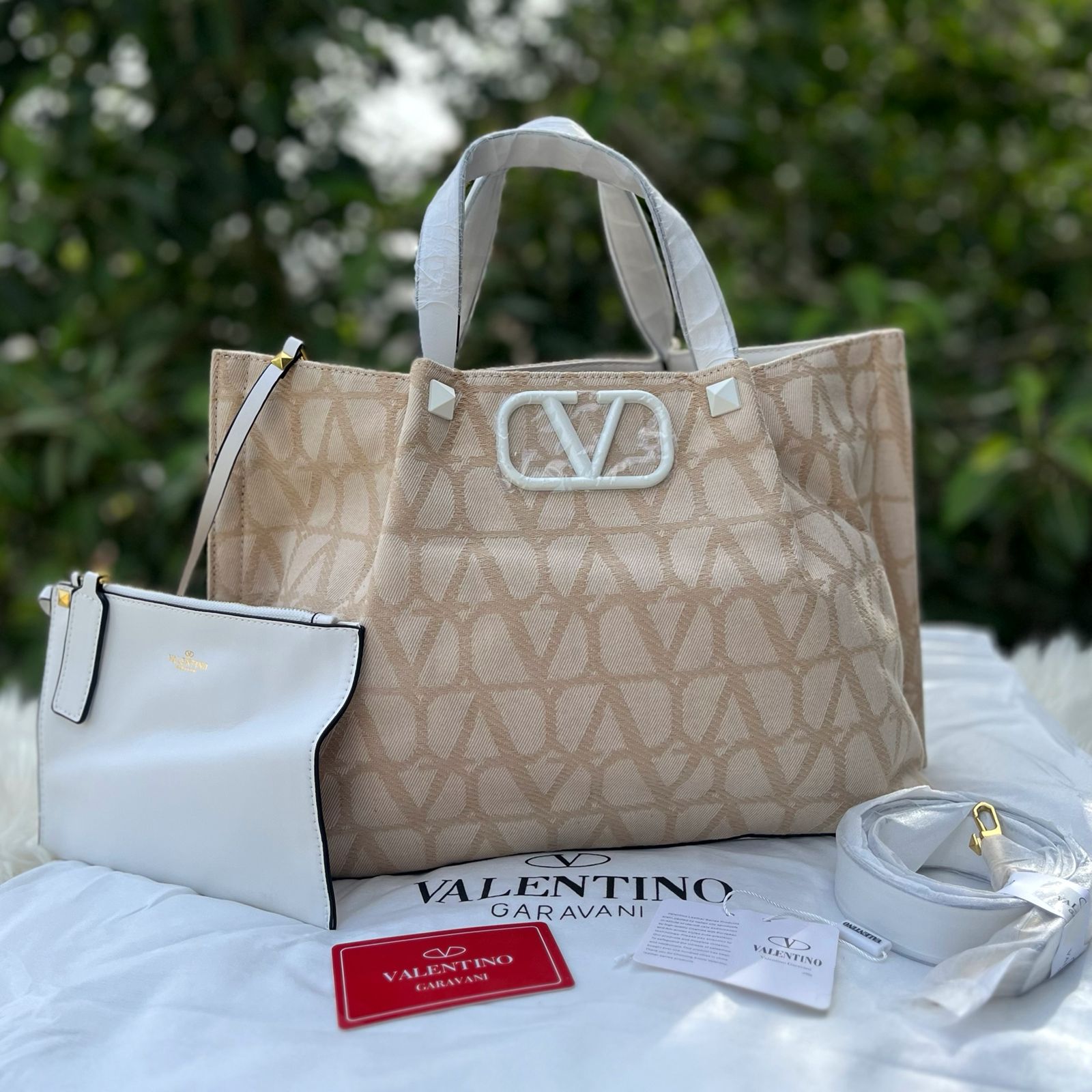 VALT-HAND BAGS