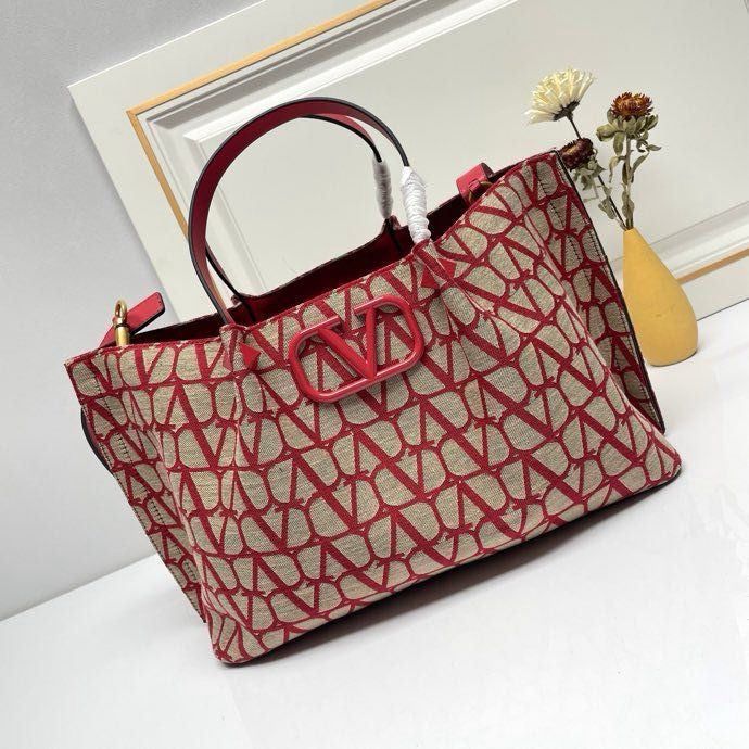 VALT-HAND BAGS