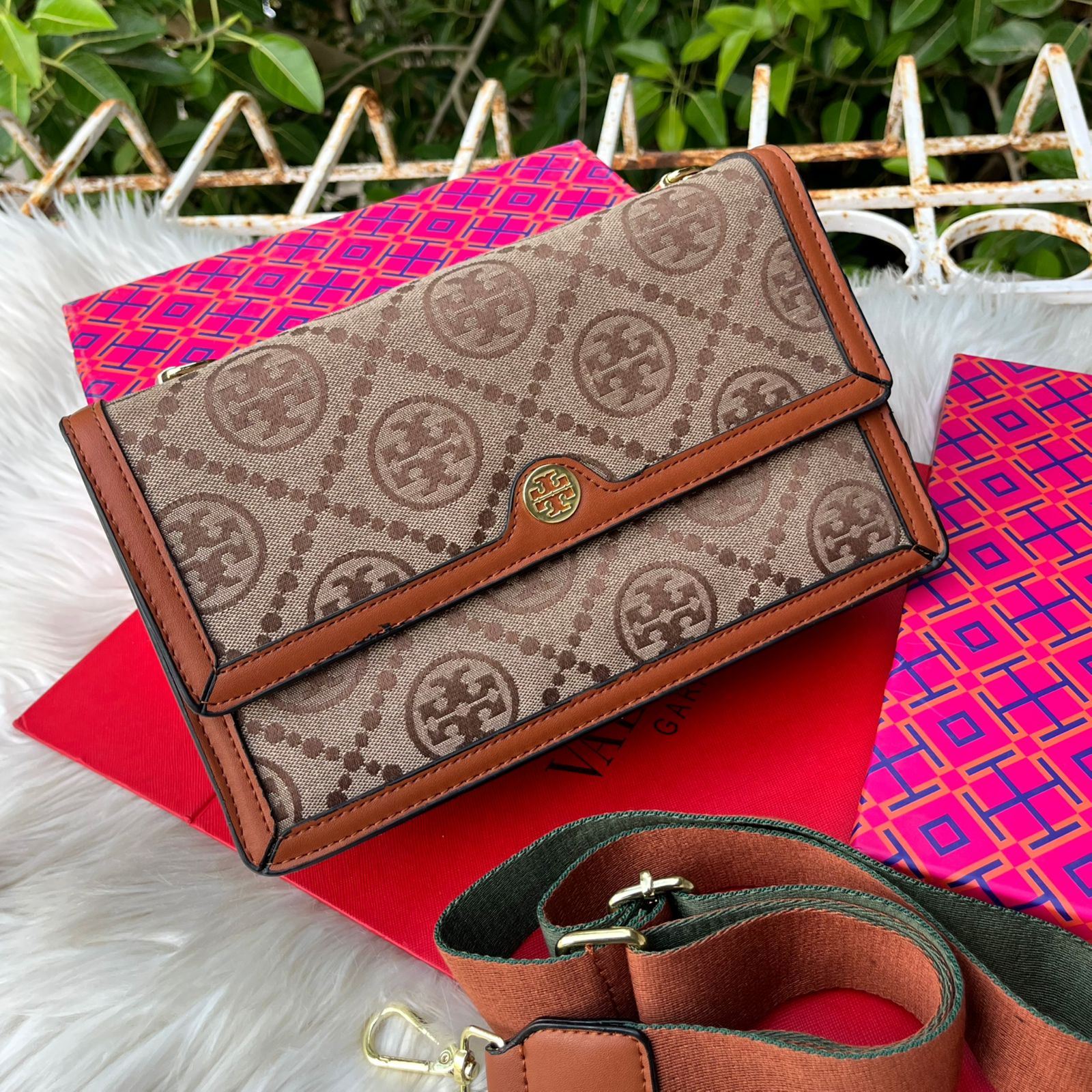 T-B-Cross shoulder bag