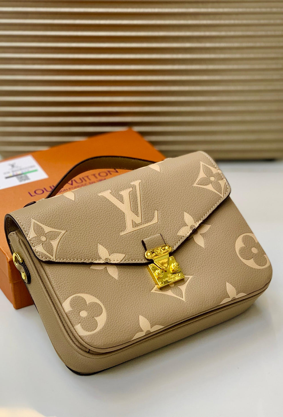 Louis Vuitton Giant
Monogram
Empreinte
Pochette Métis