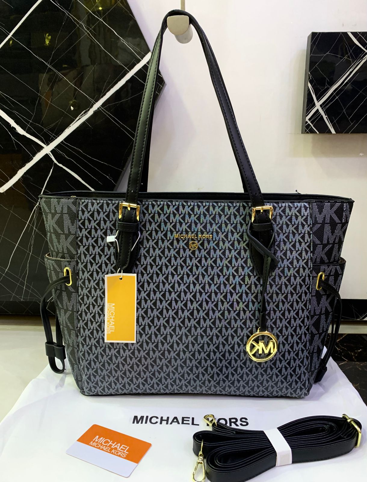 M-K-HANDS BAGS