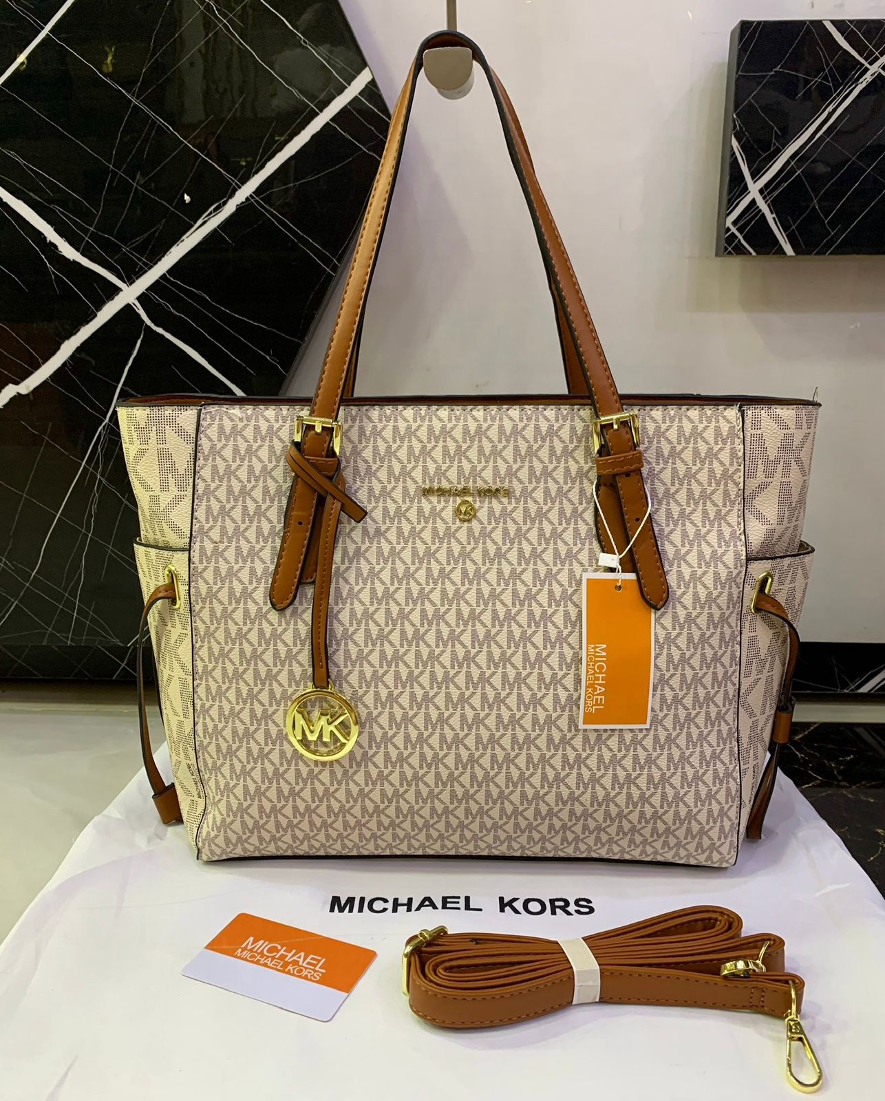 M-K-HANDS BAGS