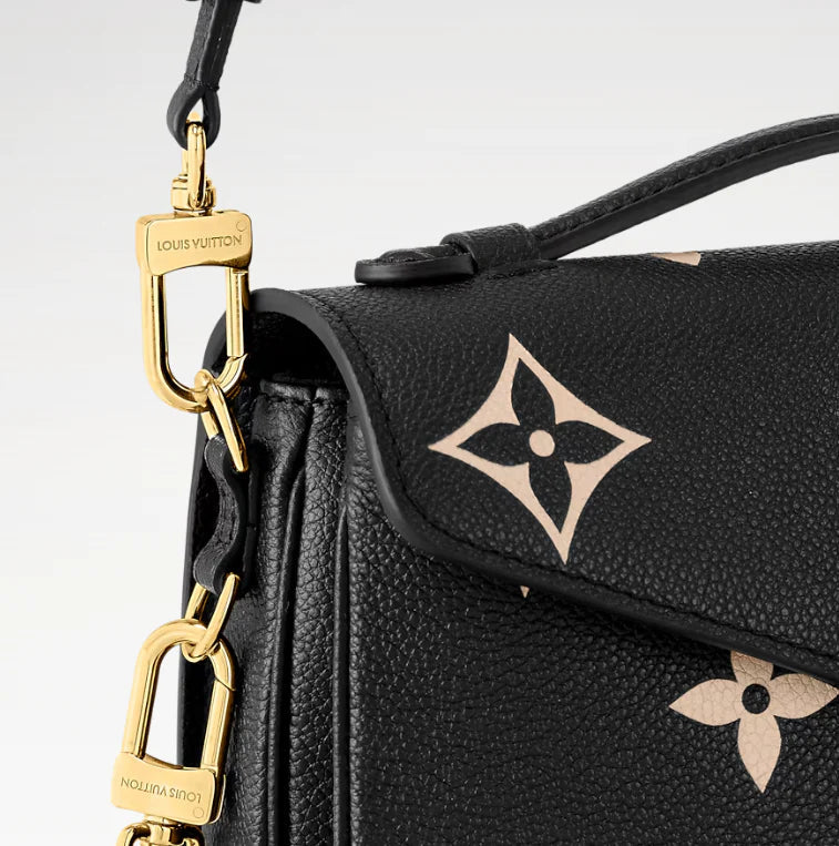 Louis vuitton
Pochette Métis
East West