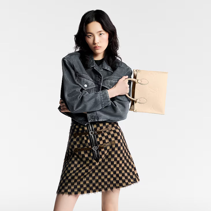 Louis Vuitton Beige
OnTheGo PM